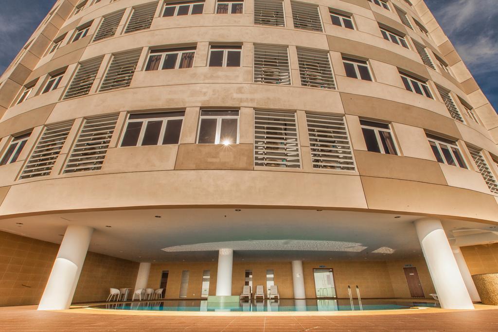 Luxfort 118 Service Suites Tanjung Tokong Экстерьер фото